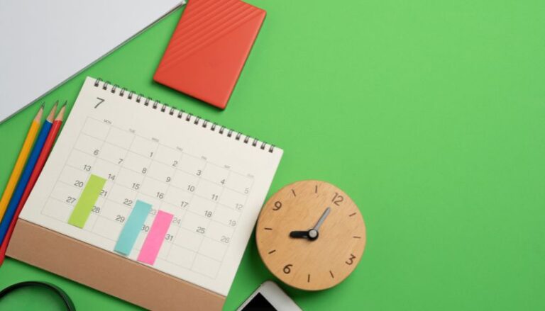 Seasonal Wall Calendar Trends: What’s New for 2024